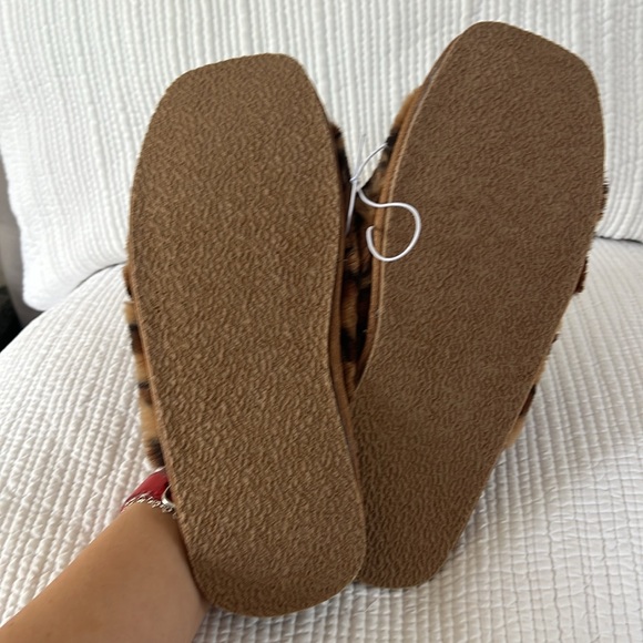 NWT BP Mae Cross Strap Faux Fur Slipper Leopard Medium & Large - Picture 5 of 5